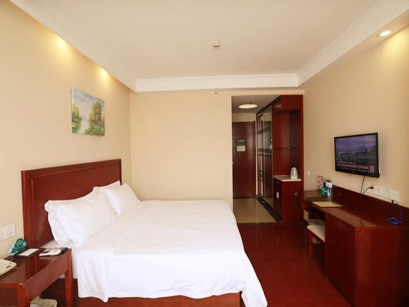 Greentree Inn Hainan Haikou East Train Station East Fengxiang Road Business Hotel Екстериор снимка